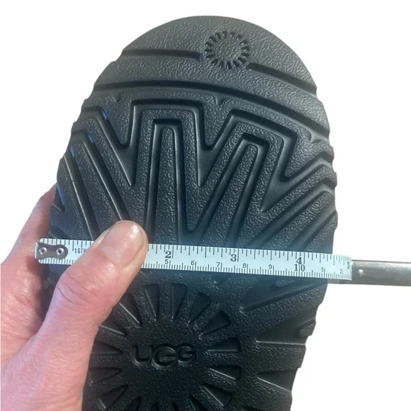 UGG Neumel Suede Lace Up Chukka Shearling lined Ankle Boots size 9 - Picture 7 of 13